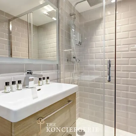 Elegant Pied A Terre Proche De Republique 아파트